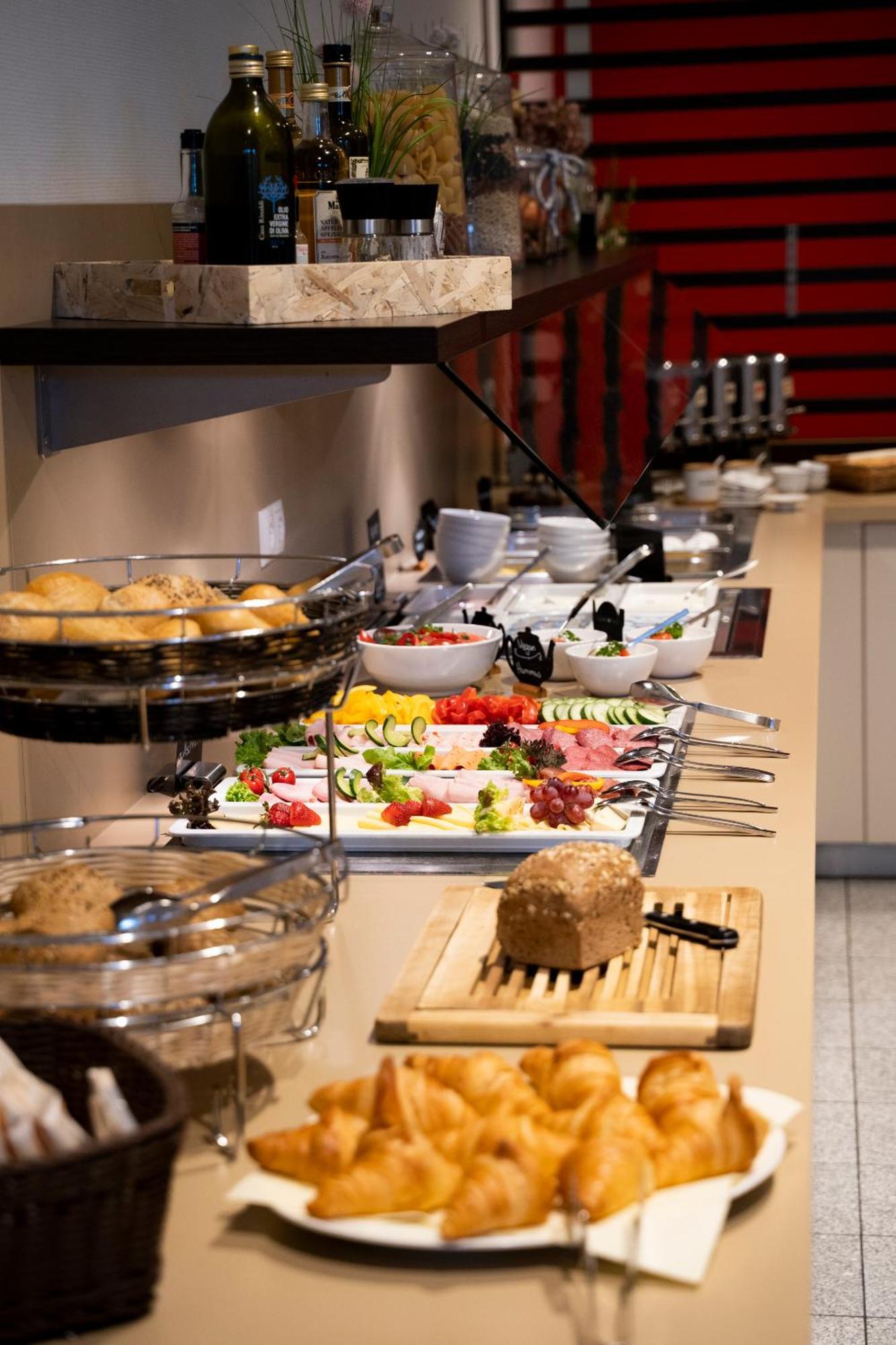 Business & Conference Sporthotel Großwallstadt Εξωτερικό φωτογραφία