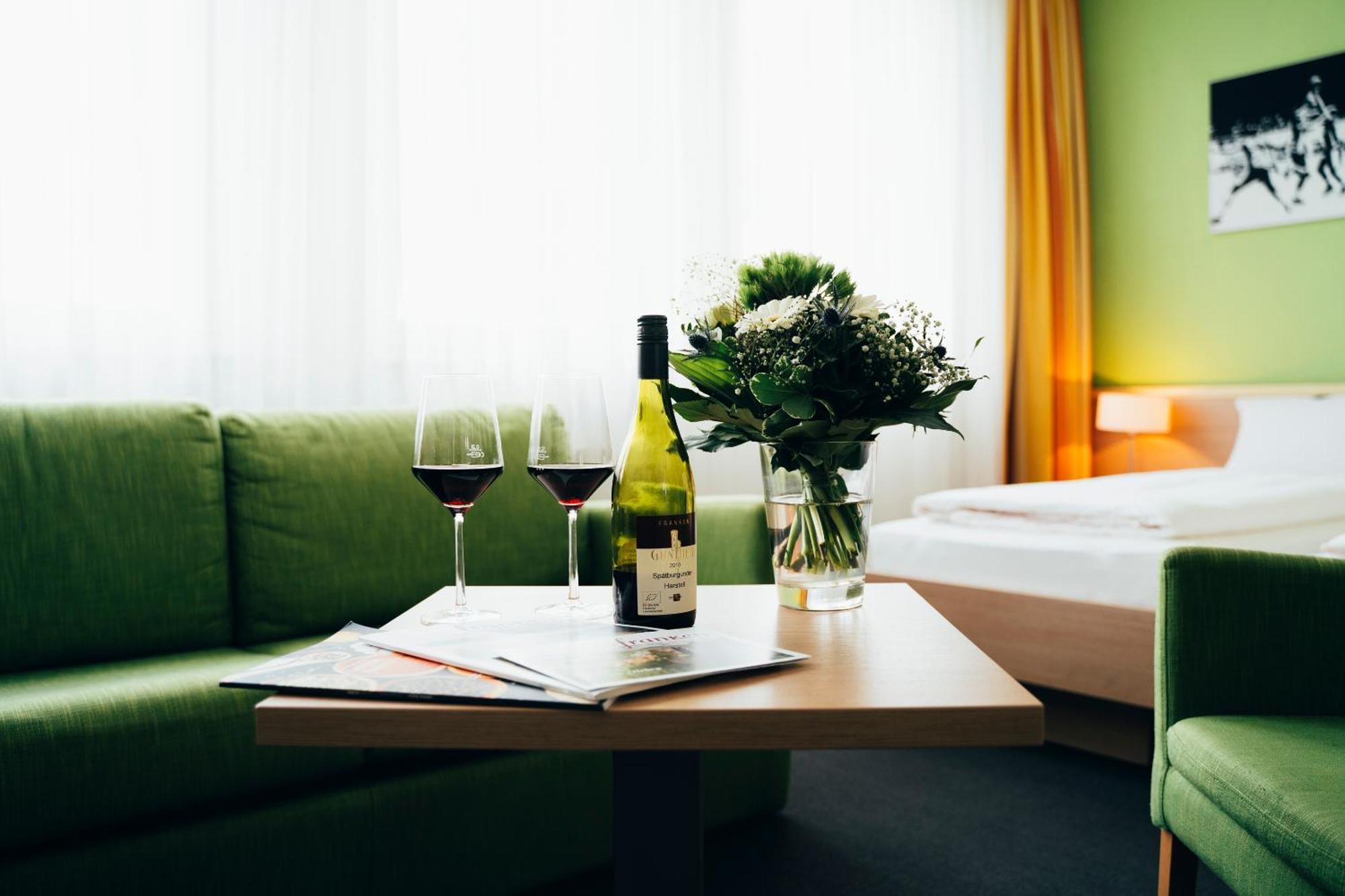Business & Conference Sporthotel Großwallstadt Εξωτερικό φωτογραφία